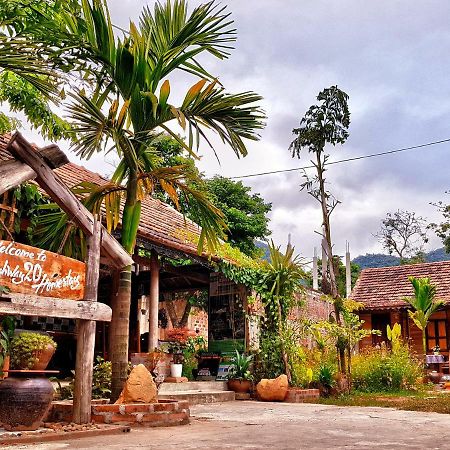 Highway 20 Homestay Phong Nha Exterior foto